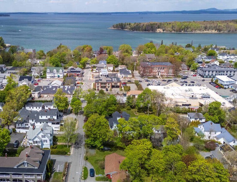 35 Holland Ave, Bar Harbor, ME à vendre - Photo principale – Image 1 sur 2