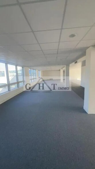 Bureau dans Saint-Ouen-sur-Seine à louer - Photo intérieure – Image 2 sur 8