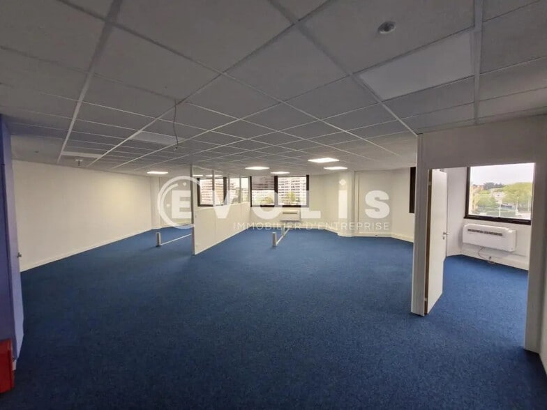 11 Rue Olof Palme, Créteil à louer - Photo de l’immeuble – Image 3 sur 24