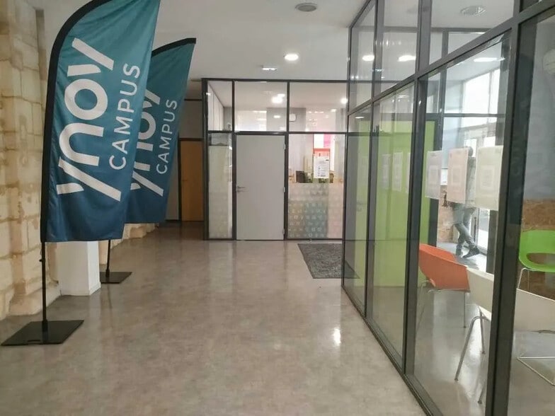 Bureau dans Bordeaux à louer - Photo de l’immeuble – Image 3 sur 11