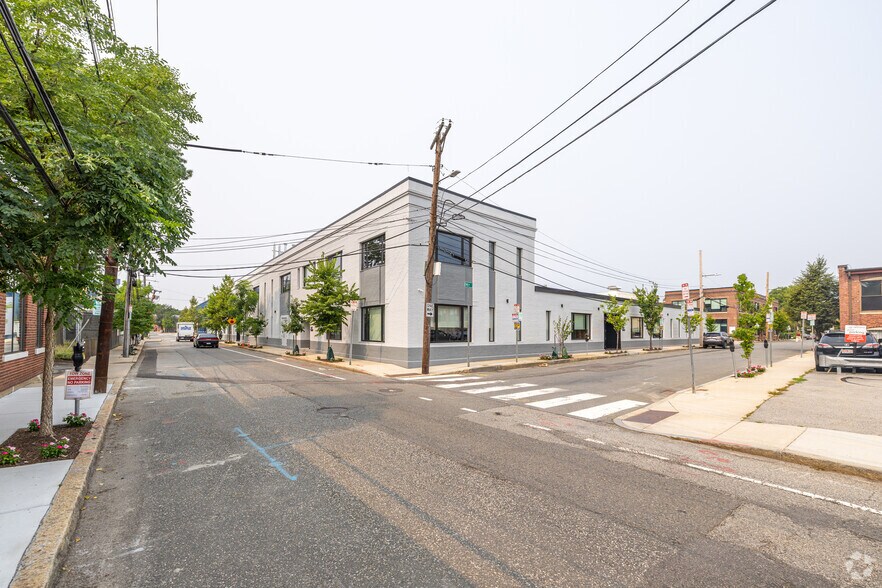 149 Sidney St, Cambridge, MA à louer - Photo de l’immeuble – Image 2 sur 6