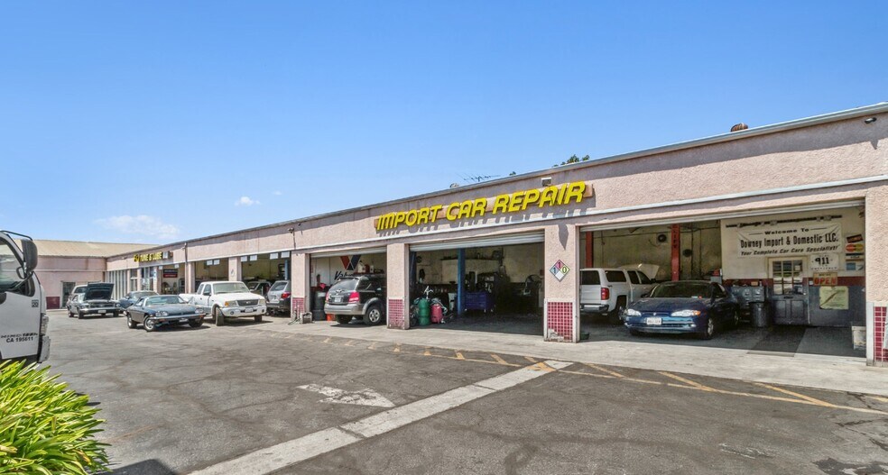 12121 Lakewood Blvd, Downey, CA à louer - Photo de l’immeuble – Image 2 sur 5