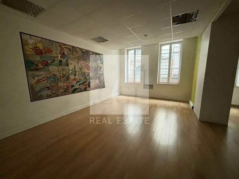 Bureau dans Lyon à louer - Photo de l’immeuble – Image 3 sur 9