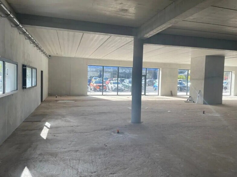 Local commercial dans La Valette-du-Var à louer - Photo de l’immeuble – Image 2 sur 6