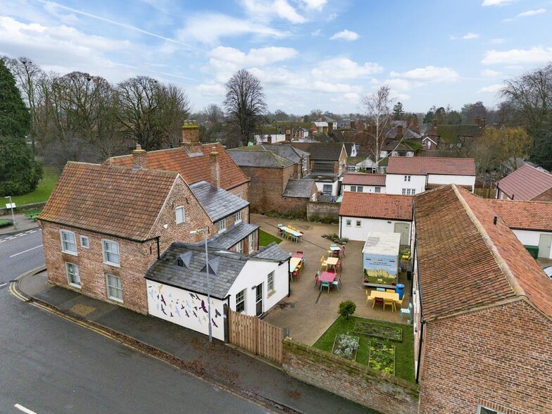 28 High St, Kirton à louer - Photo de l’immeuble – Image 3 sur 56