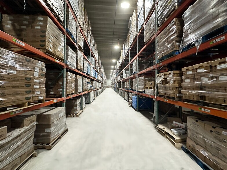 18770 NE 6th Ave, Miami, FL à louer - Photo intérieure – Image 2 sur 12