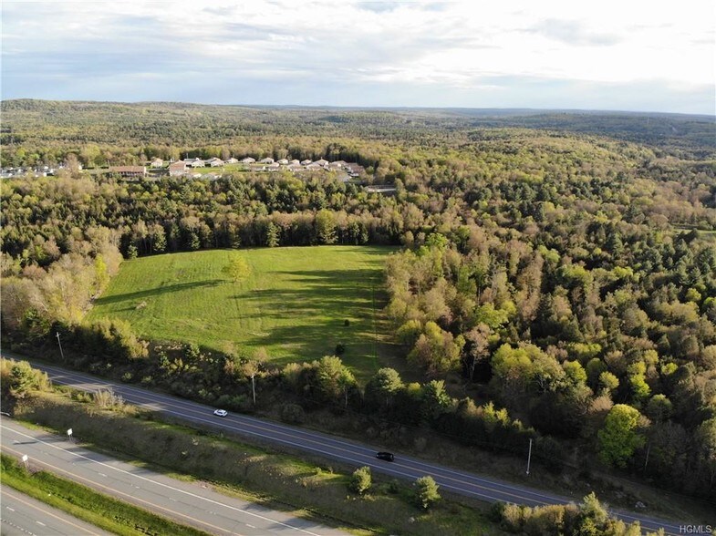 Benmosche Rd, Monticello, NY à vendre - Photo de l’immeuble – Image 2 sur 19