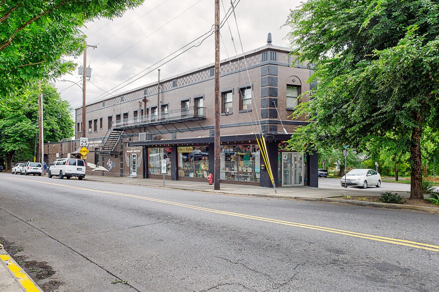 1960 SE Hawthorne Blvd, Portland, OR à louer - Photo de l’immeuble – Image 2 sur 4
