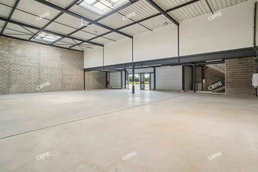 Local d’activités dans Marolles-en-Hurepoix à louer - Photo intérieure – Image 2 sur 10