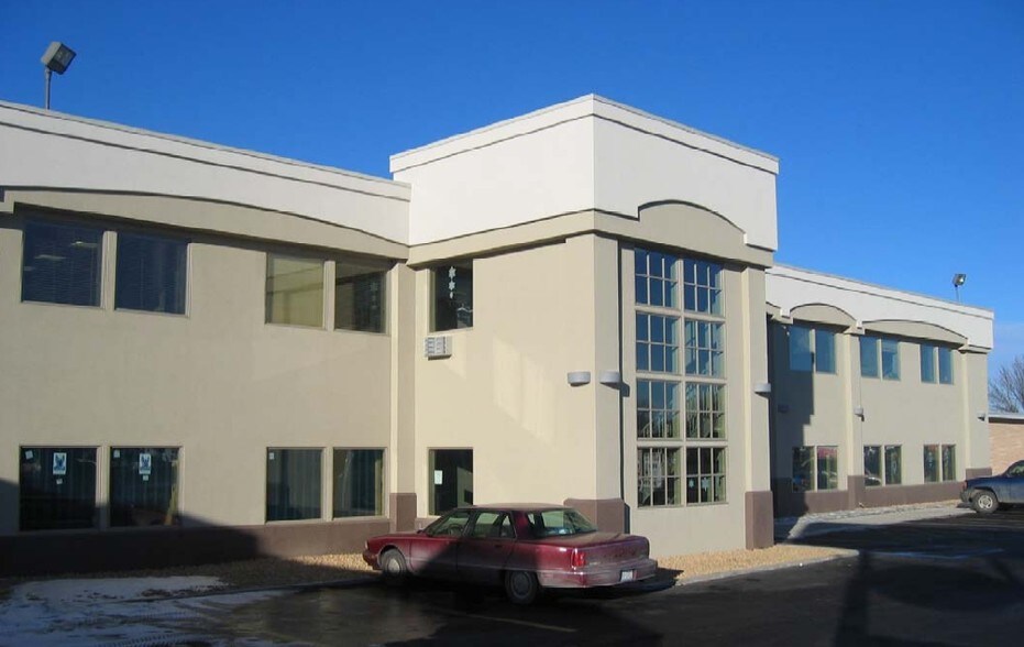 2537 University Dr S, Fargo, ND à vendre - Photo de l’immeuble – Image 3 sur 4