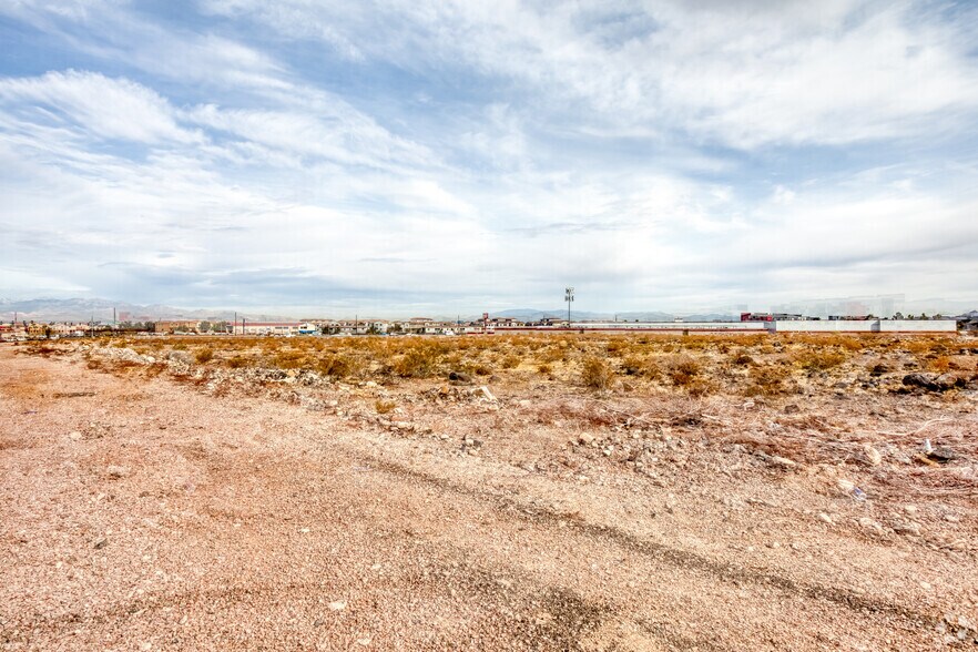 1085 Alper Center Dr, Henderson, NV à louer - Photo de l’immeuble – Image 3 sur 11