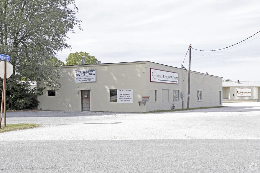 648 Old Wire Rd, Springdale, AR à vendre - Photo principale – Image 1 sur 3