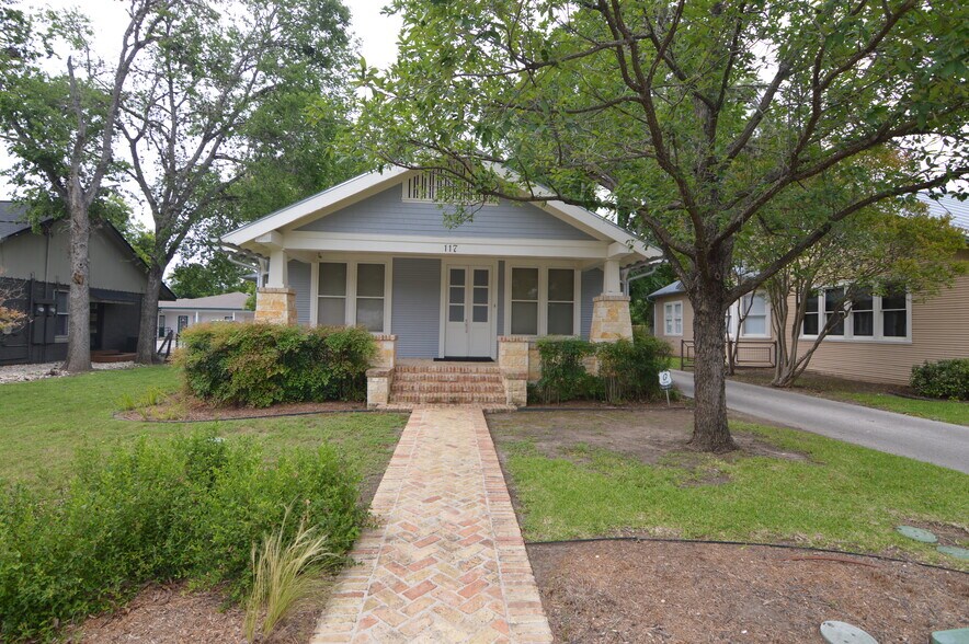117 Rosewood Ave, Boerne, TX à vendre - Photo de l’immeuble – Image 2 sur 14
