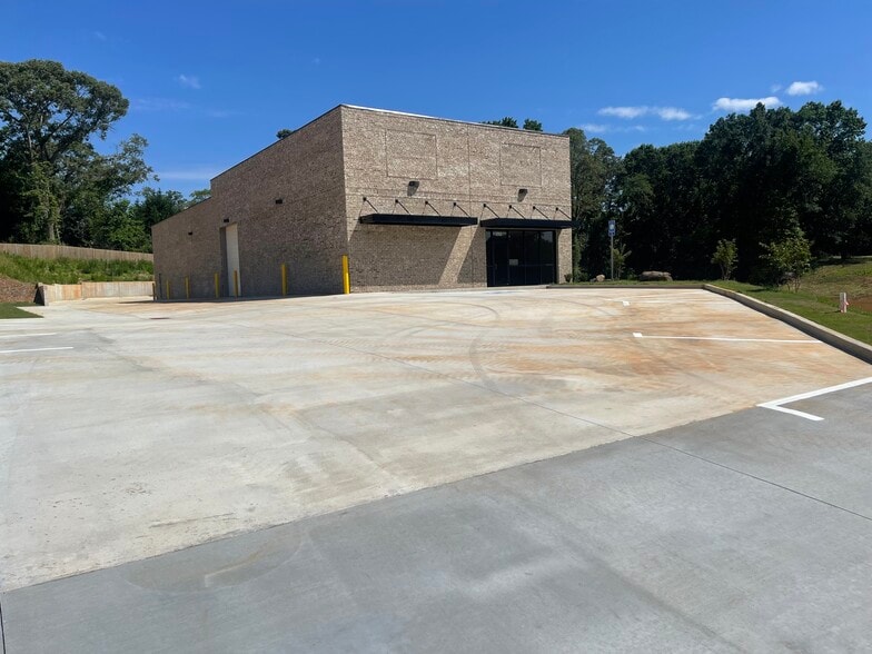 2752 Peachtree Industrial Blvd, Buford, GA à louer - Photo principale – Image 1 sur 7