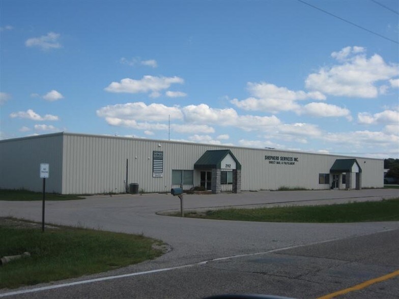 2112 Jim Neu Dr, Plymouth, IN à louer - Photo de l’immeuble – Image 3 sur 3