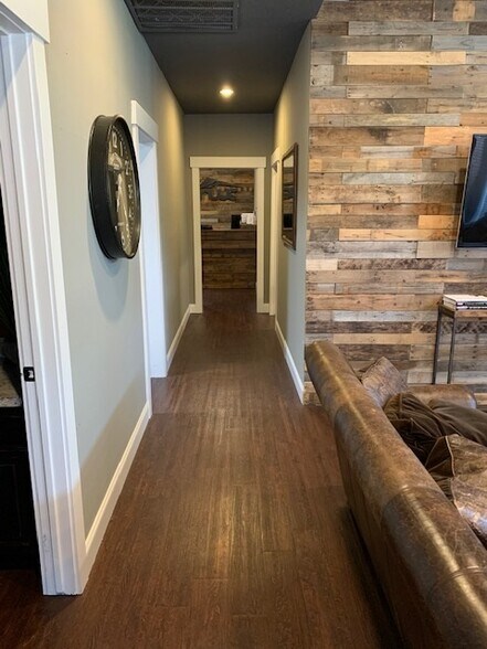 210-220 N Park Blvd, Grapevine, TX à louer - Photo de l’immeuble – Image 3 sur 7