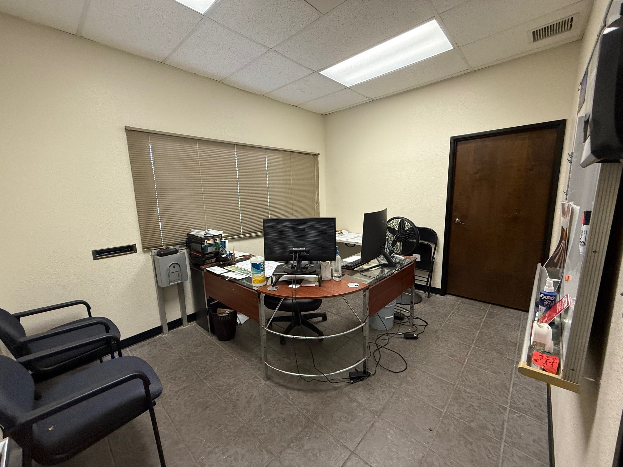 875 Kanoelehua Ave, Hilo, HI à louer Photo de l’immeuble– Image 1 sur 6