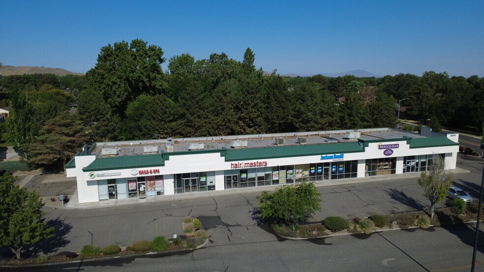 3001 W 10th Ave, Kennewick, WA à louer - Photo de l’immeuble – Image 3 sur 5