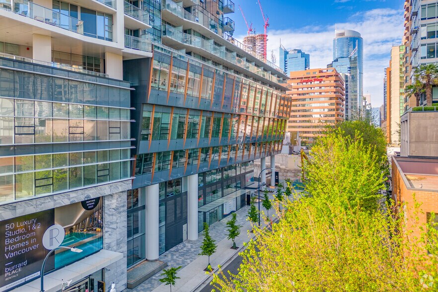1281 Hornby St, Vancouver, BC à vendre - Photo de l’immeuble – Image 1 sur 28