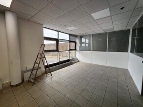 Industriel/Logistique dans Combs-la-Ville à louer Photo intérieure– Image 2 sur 11