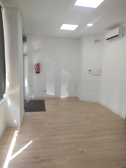 Immeuble residentiel dans Madrid, Madrid à vendre - Photo intérieure – Image 3 sur 5