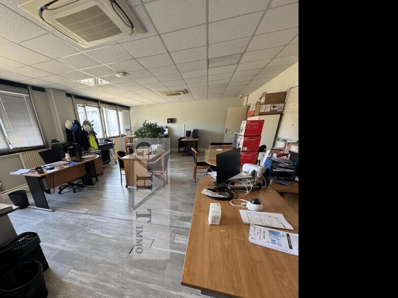 Bureau dans Vitry Sur Seine à vendre - Photo intérieure – Image 2 sur 8