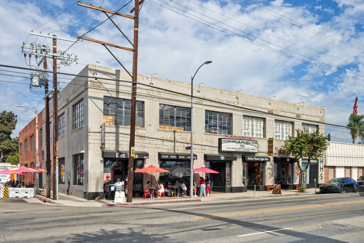 6535-6547 Santa Monica Blvd, Los Angeles, CA à louer Photo intérieure– Image 1 sur 3