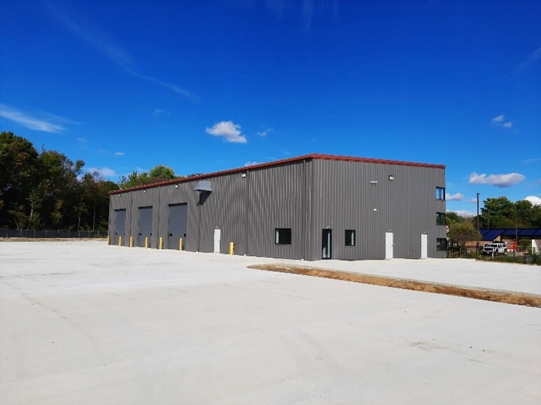 123 County Road 17, Elkhart, IN à louer Photo de l’immeuble– Image 1 sur 8