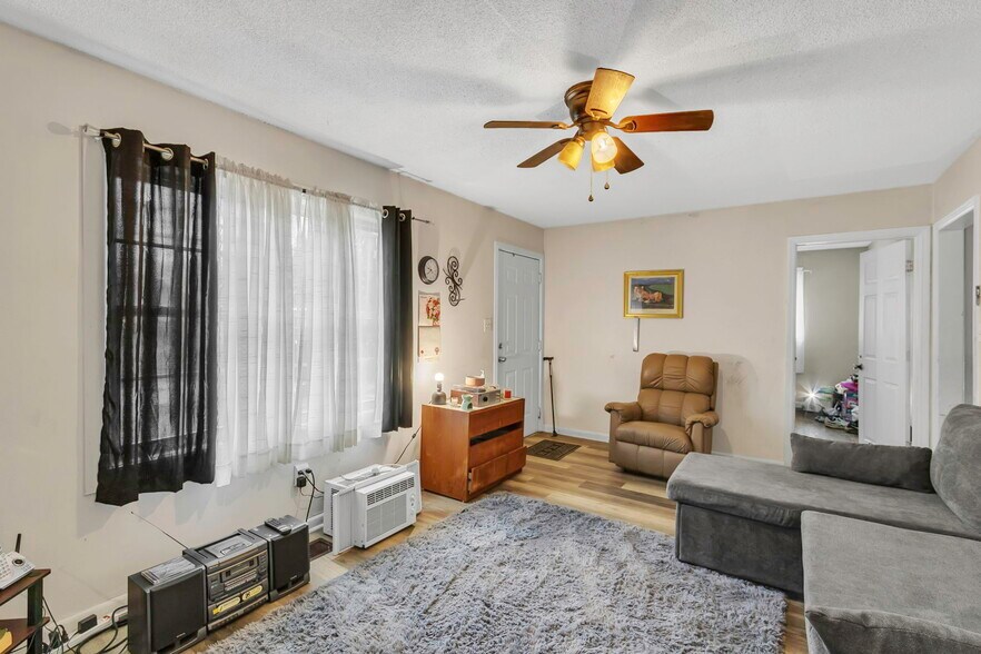 425 Arch St, Spartanburg, SC à vendre - Photo intérieure – Image 3 sur 14