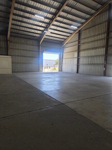 164 Malbert St, Perris, CA à louer - Photo de l’immeuble – Image 3 sur 11