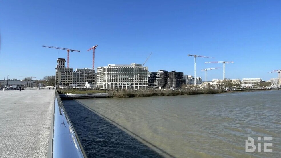 23 Quai De Brienne, Bordeaux à louer - Photo de l’immeuble – Image 2 sur 20