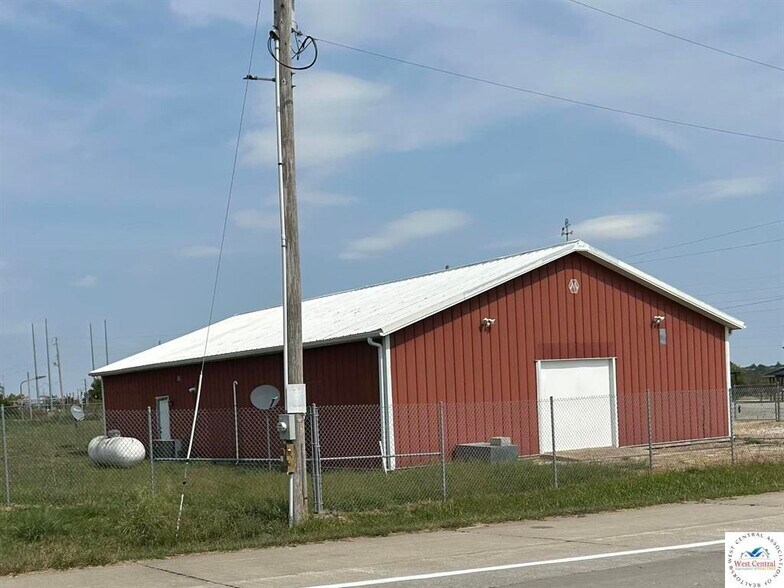 14981 Centerline Ave, Cole Camp, MO à vendre - Photo de l’immeuble – Image 3 sur 12
