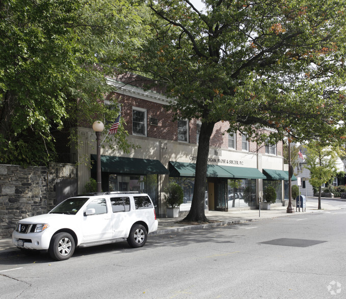 51-55 Pondfield Rd, Bronxville, NY à vendre - Photo de l’immeuble – Image 2 sur 35