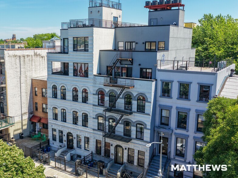 856 Greene Ave, Brooklyn, NY à vendre - Photo de l’immeuble – Image 2 sur 7