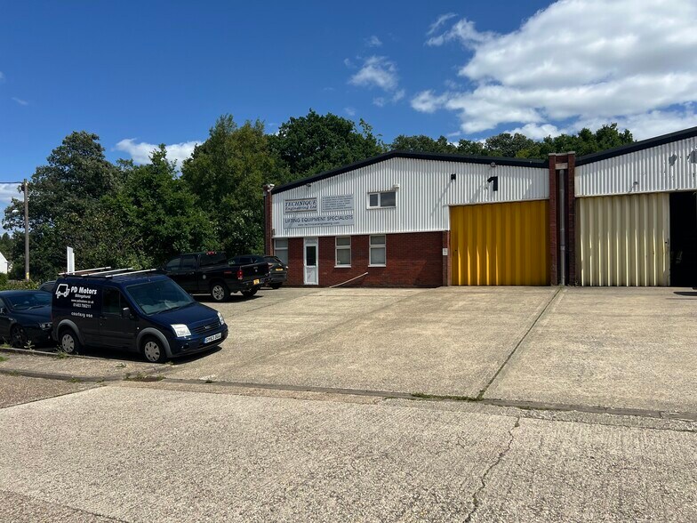 Unit 1 Gillmans Industrial Estate, Natts Ln, Billingshurst à louer - Photo de l’immeuble – Image 2 sur 7