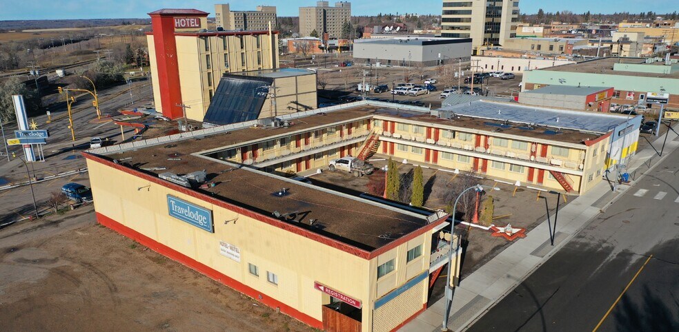 992 101st St, North Battleford, SK à vendre - Photo de l’immeuble – Image 2 sur 4