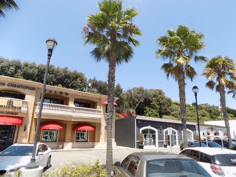 980-982 W Coast Hwy, Newport Beach, CA à louer - Photo de l’immeuble – Image 3 sur 13