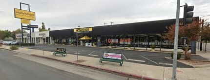21721 Vanowen St, Canoga Park, CA à louer Photo de l’immeuble– Image 2 sur 3