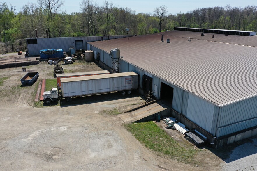 400 S Gray St, Albany, IN à vendre - Photo de l’immeuble – Image 3 sur 71
