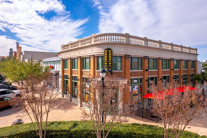 675 Town Square Blvd, Garland, TX à louer - Photo de l’immeuble – Image 1 sur 16