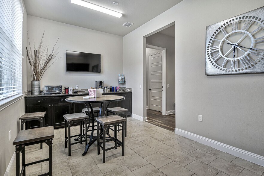 8500 Precinct Line Rd, Colleyville, TX à vendre - Photo intérieure – Image 2 sur 18