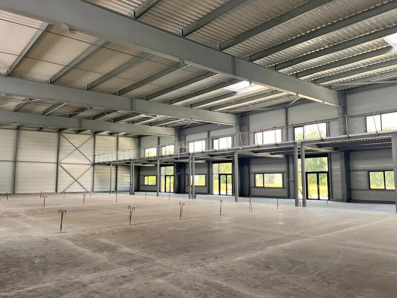 Local d'activités dans Thouaré-sur-Loire à vendre - Photo de l’immeuble – Image 3 sur 5