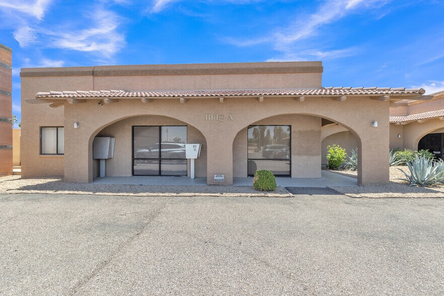 13711 W Camino Del Sol, Sun City West, AZ à louer - Photo de l’immeuble – Image 3 sur 9