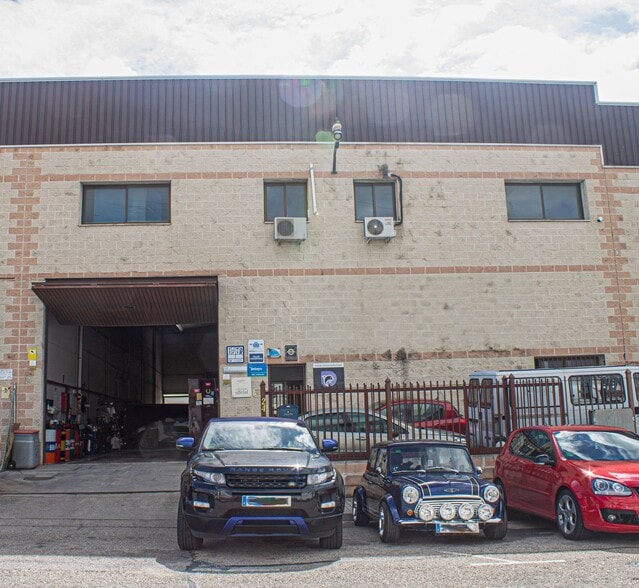 Industriel/Logistique dans Móstoles, Madrid à louer - Photo de l’immeuble – Image 1 sur 27