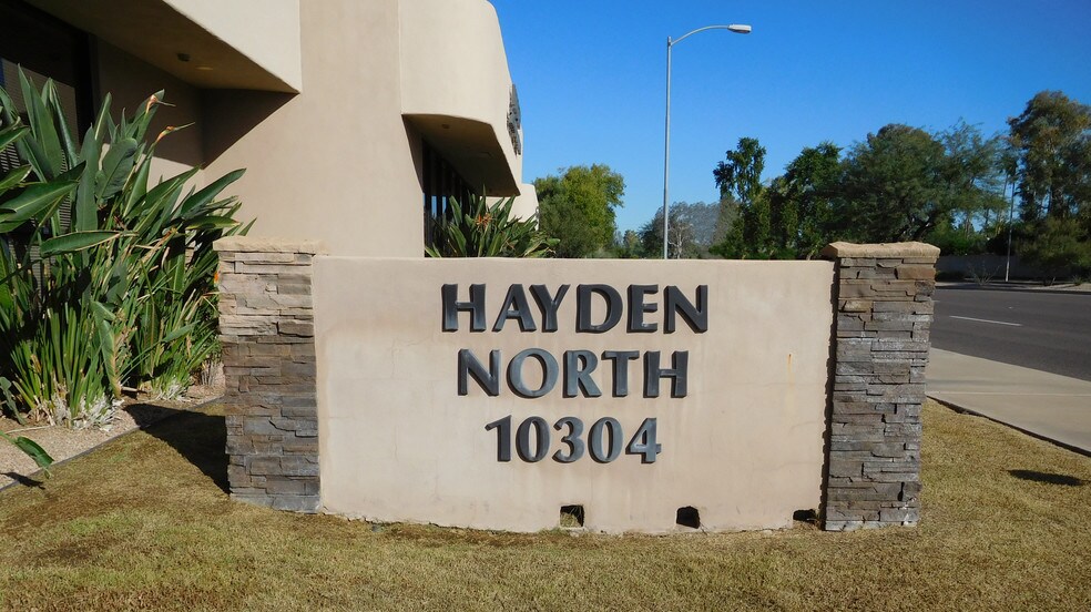 10304 N Hayden Rd, Scottsdale, AZ à louer - Photo de l’immeuble – Image 3 sur 15
