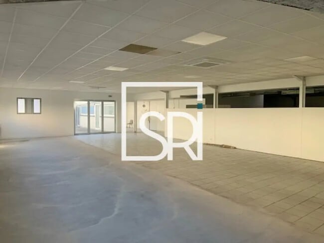 Plus de détails pour 10 Impasse Frobert, Vichy - Local commercial à louer