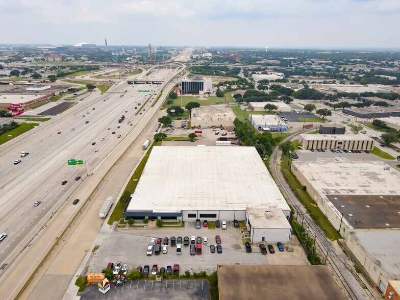 845 Avenue G, Arlington, TX à vendre - Photo de l’immeuble – Image 2 sur 13