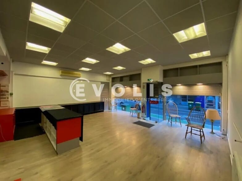 Local commercial dans Amiens à louer - Photo de l’immeuble – Image 3 sur 4