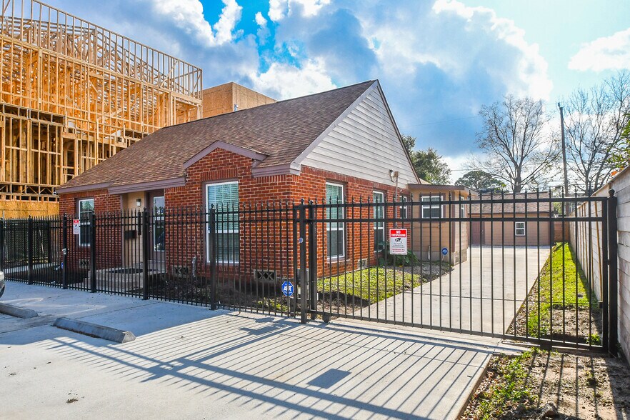 4928 Old Spanish Trl, Houston, TX à vendre - Photo de l’immeuble – Image 3 sur 33