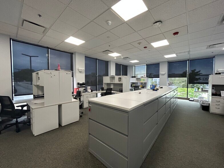 9730 S Western Ave, Evergreen Park, IL à louer - Photo de l’immeuble – Image 3 sur 15